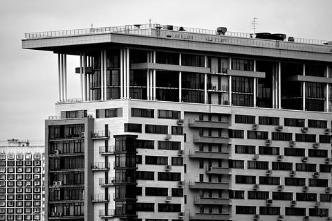 Почему сталинские высотки и дома 50-х - идеальная база для мид-сенчури